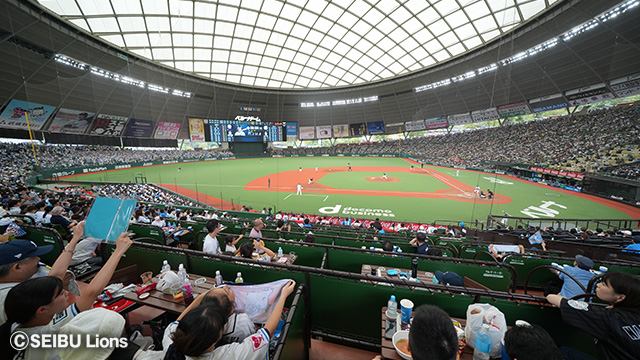 球場の様子 / Inside the stadium