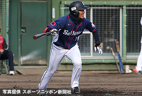 9回に適時打を放った脇谷選手