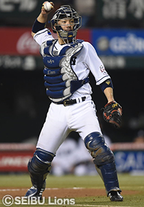 炭谷銀仁朗選手