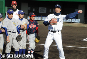 宮地コーチのスローイング指導