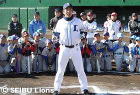 打撃指導の様子