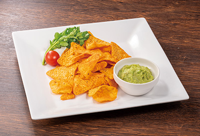 ナチョス アボカドディップ添え 900円