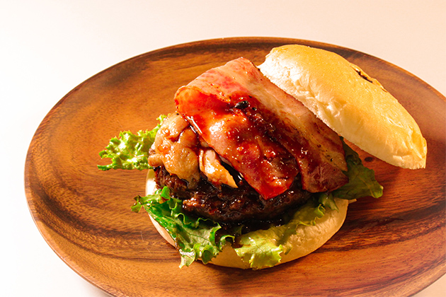 増田達至の肉増し照り焼きバーガー