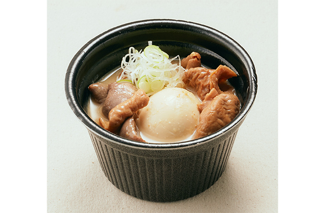こってり豚もつ煮込み(玉子入り)