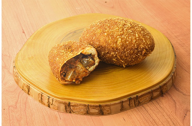 牛たんカレーパン