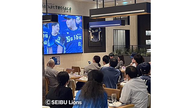 MTL 店内 試合観戦の様子