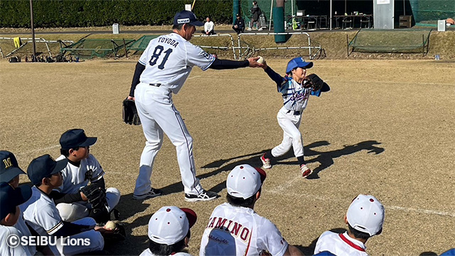 茨城県常陸大宮市で行われた野球教室の様子03