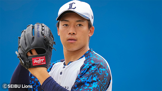 ボールを投げようとしている選手