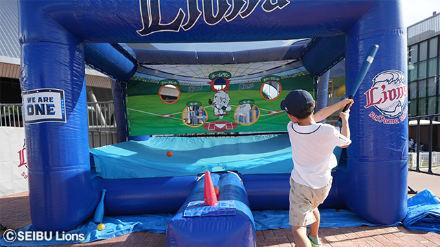 ふわふわアトラクション 遊ぶ様子