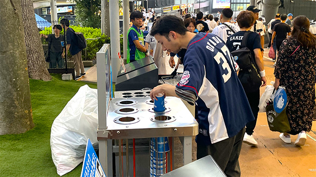 紙カップを数え隊