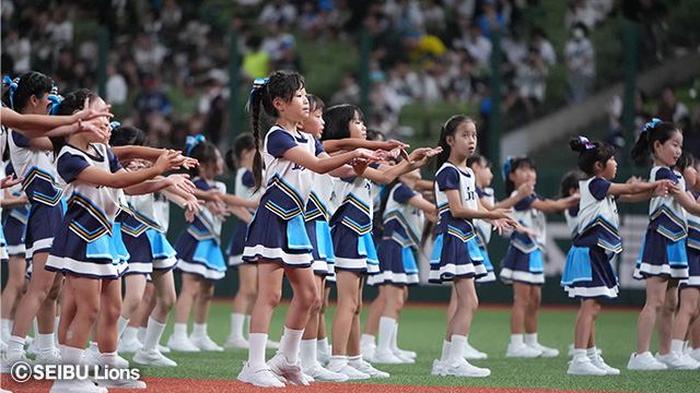 「ライオンズダンスアカデミー」のステージ&グラウンド発表会の様子