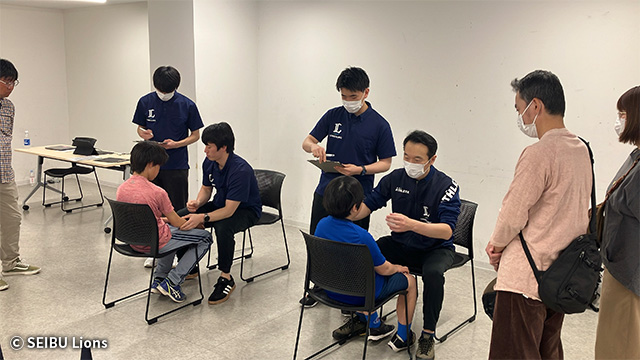 「ライオンズダンスアカデミー」のステージ＆グラウンド発表会の様子