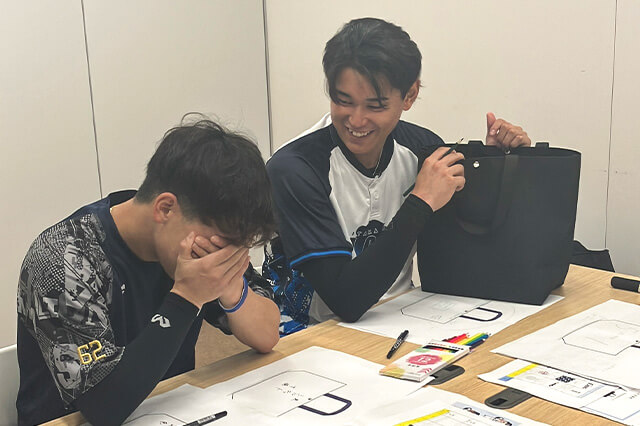 選手プロデューストートバッグ開発風景