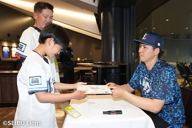 選手サイン会