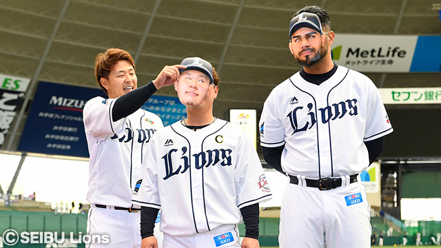 記者会見の様子