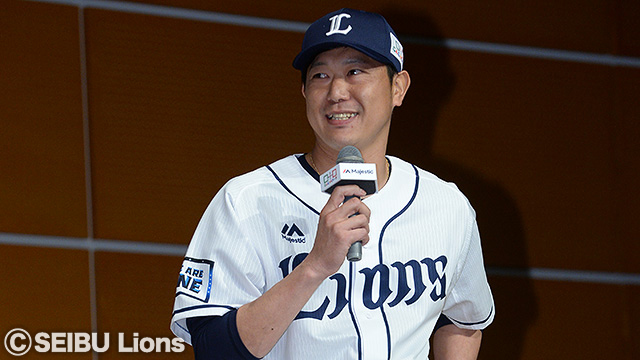 ライオンズのユニフォーム姿を初めてファンの皆さまの前でお披露目した内海投手