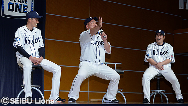 山川選手はホームラン後の新しいパフォーマンスを披露