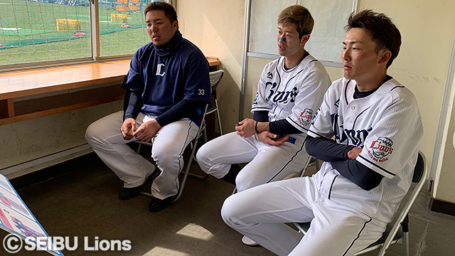 外崎選手、源田選手、山川選手の投票風景