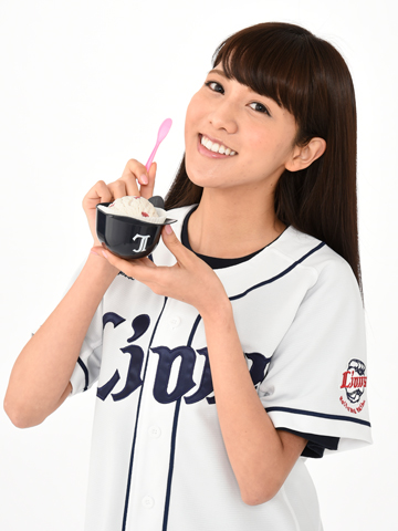 ヘルメット型容器