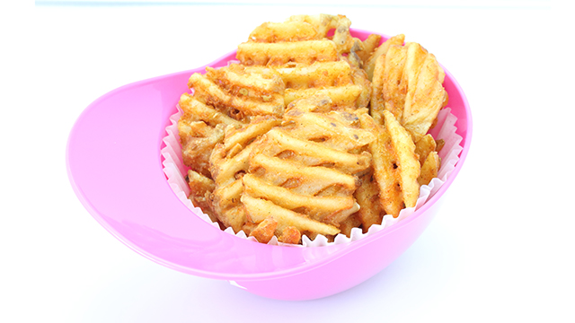 ピンクヘルメットガーリックフライドポテト
