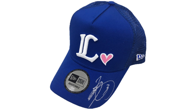 選手サイン入りキャップイメージ