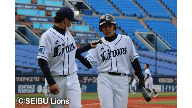 力強いバッティングを披露した#2齋藤選手