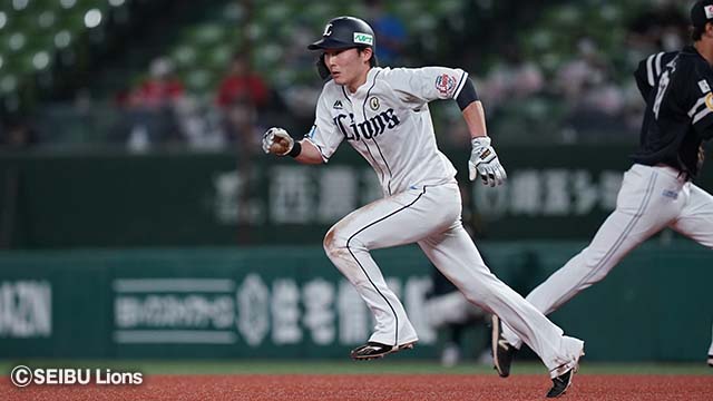源田壮亮選手プレー写真