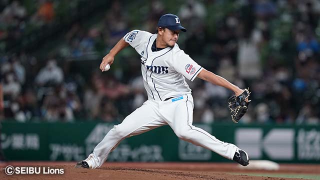 平井克典投手プレー写真