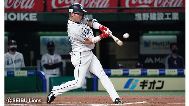 岸潤一郎選手プレー写真