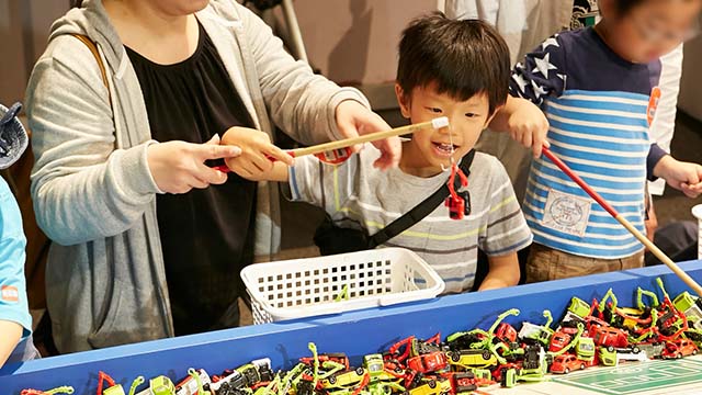 トミカ釣り体験画像