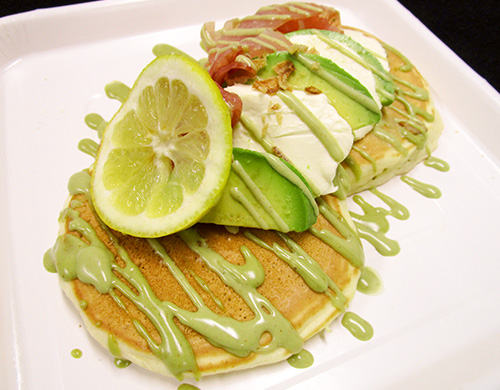 アボカド生ハムパンケーキ