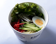 写真:菊池投手プロデュースグルメ「雄星のじゃじゃ麺」4/27発売開始！