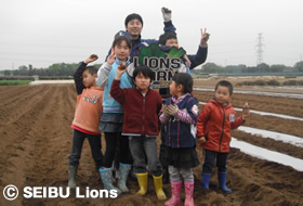 写真:阿部コーチと記念撮影