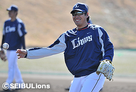 牧田投手は練習中に笑顔！