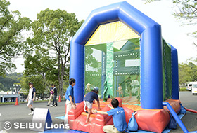 屋根付きふわふわ