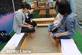 万座温泉の足湯ブース