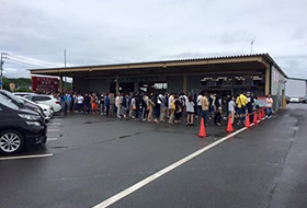 鈴木農園はこの行列!