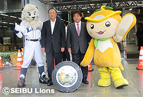 コラボマンホール