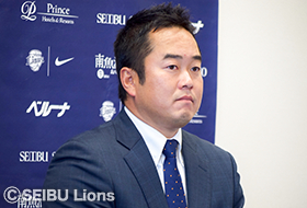 佐藤友亮 外野守備・走塁コーチ