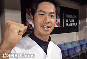 試合を締めた山口投手がガッツポーズ！