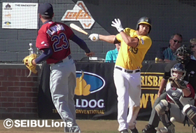 藤原投手が相手バッターを手玉に取る！