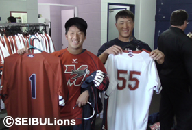 背番号は野田投手が1、駒月選手が55