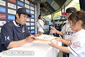 「選手サイン会」